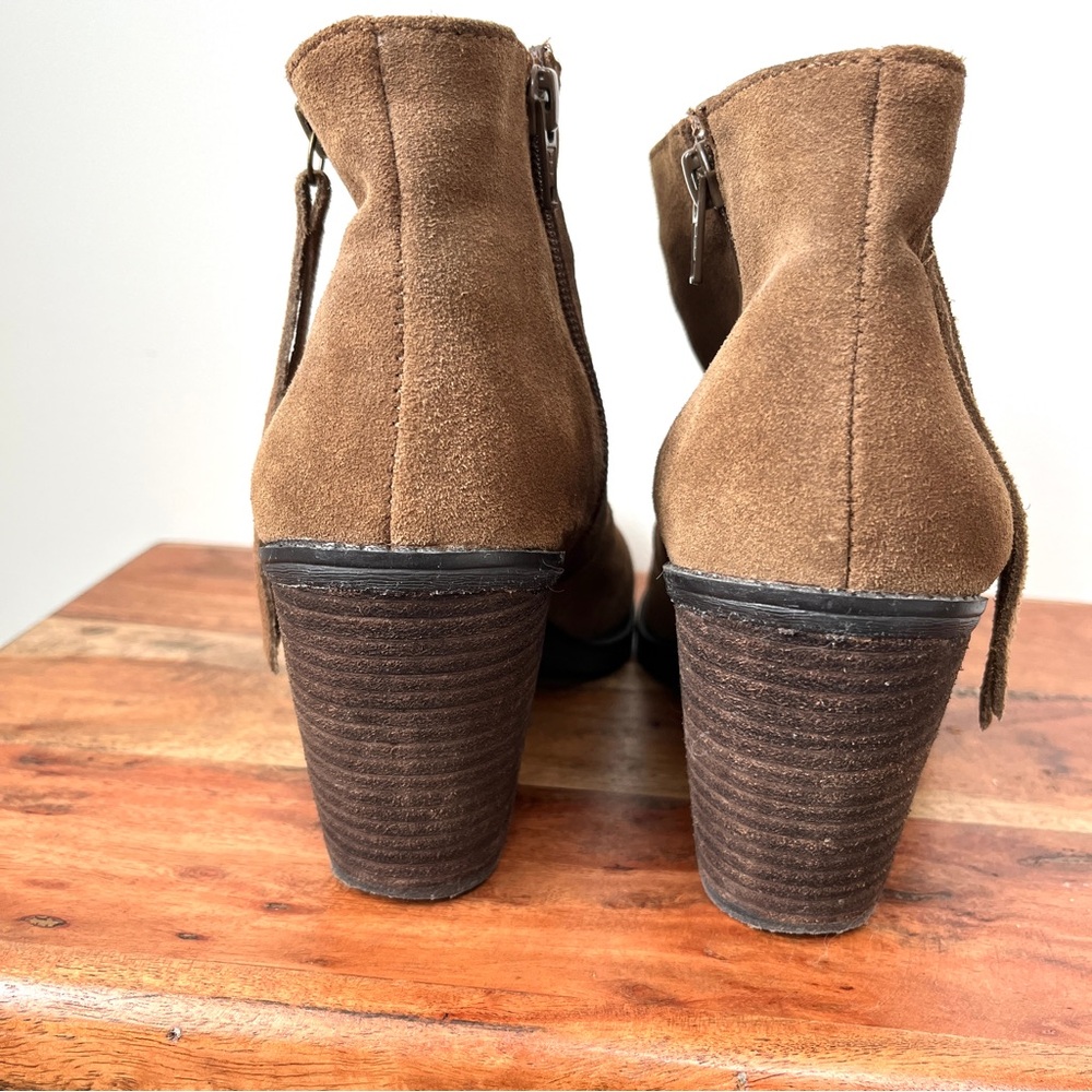 Crown Vintage boots Flynn size 8m suede ankle boots with fringe zipper. - Picture 7 of 13